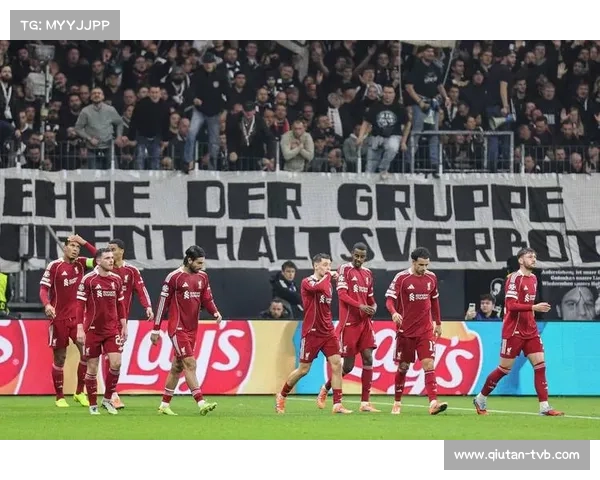 拜仁慕尼黑大幅轮换阵容仍保持强势,阵容深度令人瞩目 拜仁慕尼黑大幅轮换阵容仍保持强势,阵容深度令人瞩目