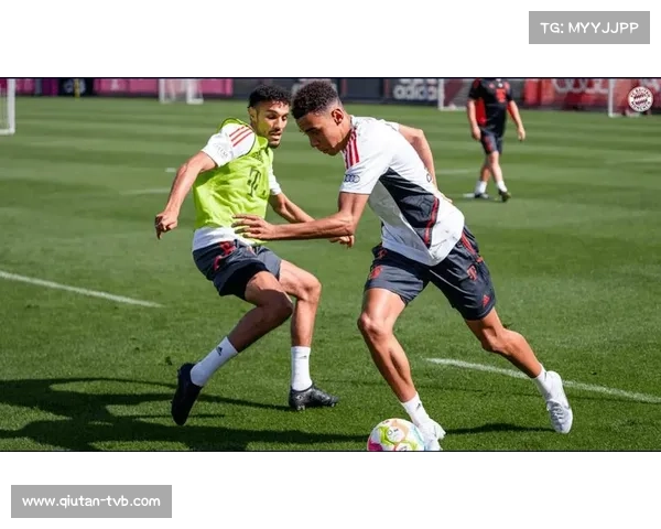 昂达夫训练场加练射门，队友透露其成功秘诀在于专注