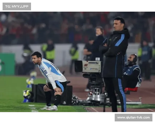 梅西训练场加练任意球，阿根廷主帅现场考察引猜测