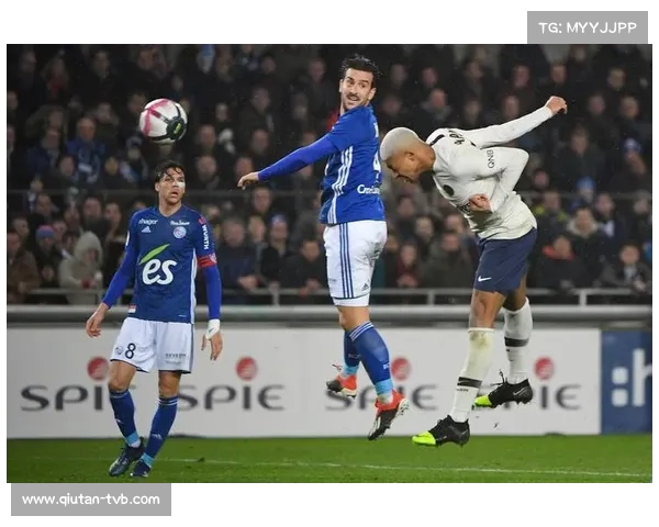 朗斯主场攻势压制斯特拉斯堡脆弱防线